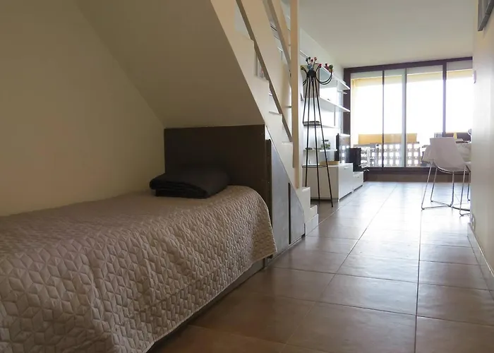 En Bord De Avec Terrasse Et Parking Securise - Fr-1-529-139