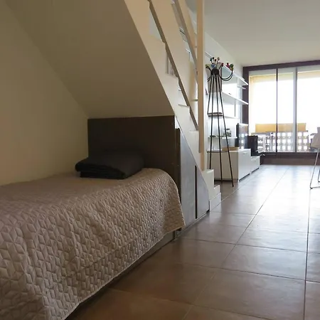 En Bord De Avec Terrasse Et Parking Securise - Fr-1-529-139