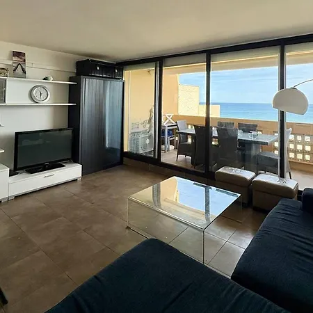 En Bord De Avec Terrasse Et Parking Securise - Fr-1-529-139