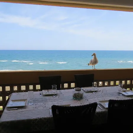En Bord De Avec Terrasse Et Parking Securise - Fr-1-529-139 *